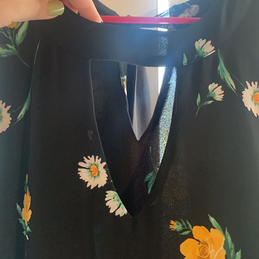 TORRID PLUS SIZE floral sleeveless blouse - size X3